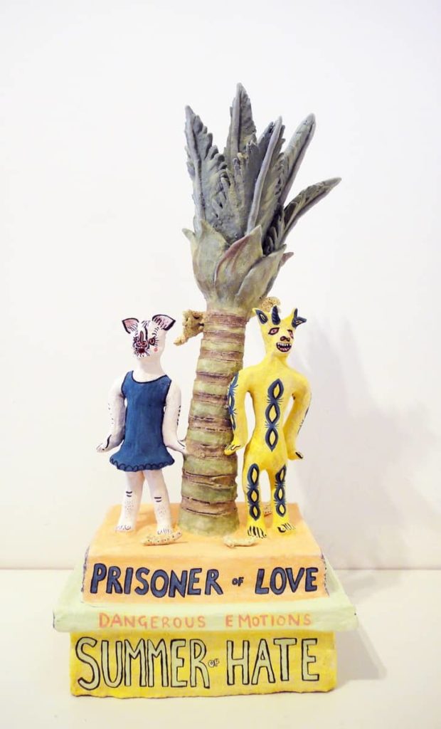Tessa Laird, Prisoner of Love, Summer of Hate, 2013, earthenware with ceramic paint, 450 × 220 × 140mm, Photo courtesy Melanie Roger Gallery
