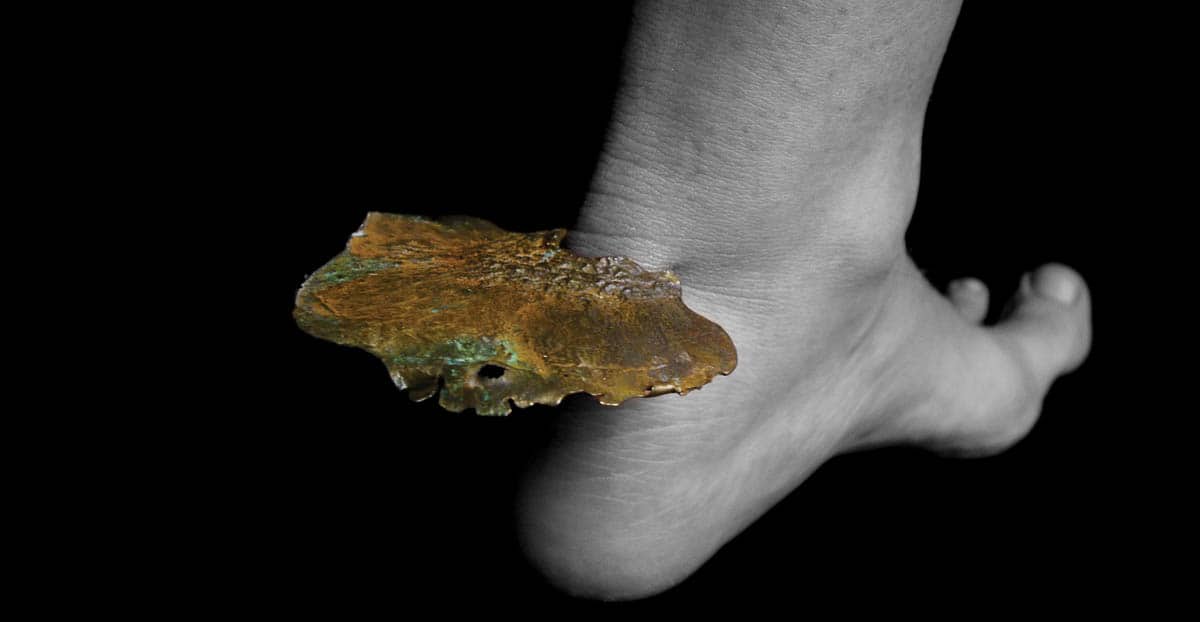 Marisa Molin, Symbiosis Series - Ankle Fungus (After 2), 2007, Bronze, sterling silver, 8 x 6.3 x 1.5cm, photo: Marisa Molin, made in Tasmania